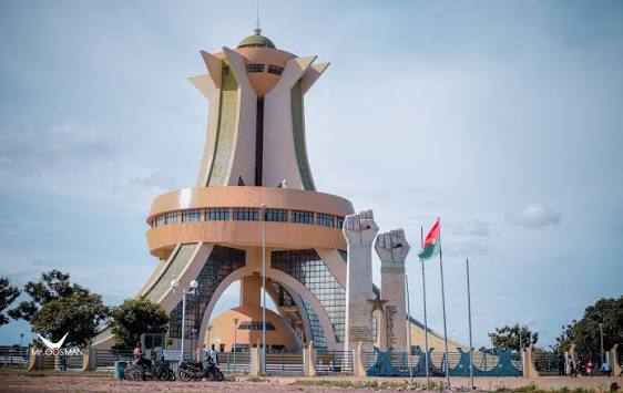 Monument des Héros nationaux
